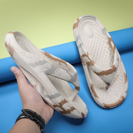 New Massage Flip-flops Summer Men Slippers Beach Sandals Thick Sole Comfortable Men Casual Shoes Fashion Men Flip Flops 35-48