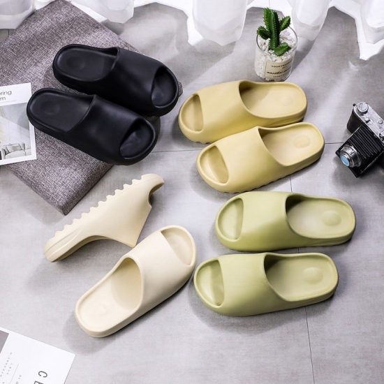 Fashionable Summer Men-amp;#39;S Slippers New Women-amp;#39;S Home Slippers Indoor Breathable Couple Slippers Outdoor Leisure Flip Flops  Yeezy