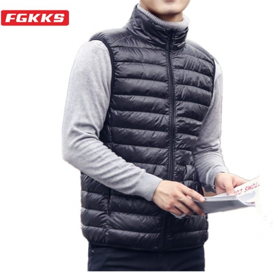 Fgkks Fashion Brand Men Down Vest Coats New Winter Casual Sleeveless Lightweight Down Duck Vest Coats Male
