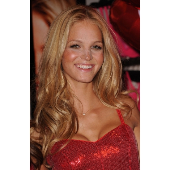 Posterazzi Erin Heatherton In-Store Appearance For Victoria'S Secret Unveils Love Push-Up Collection For Valentines Day